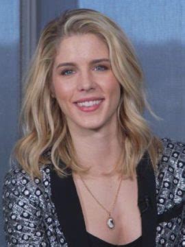 Emily Bett Rickards Deepfake Porn Videos